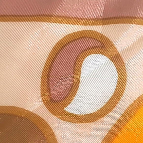 25" square scarf Vintage 60's Orange Yellow Ying Yang floral scroll design print - Picture 4 of 5